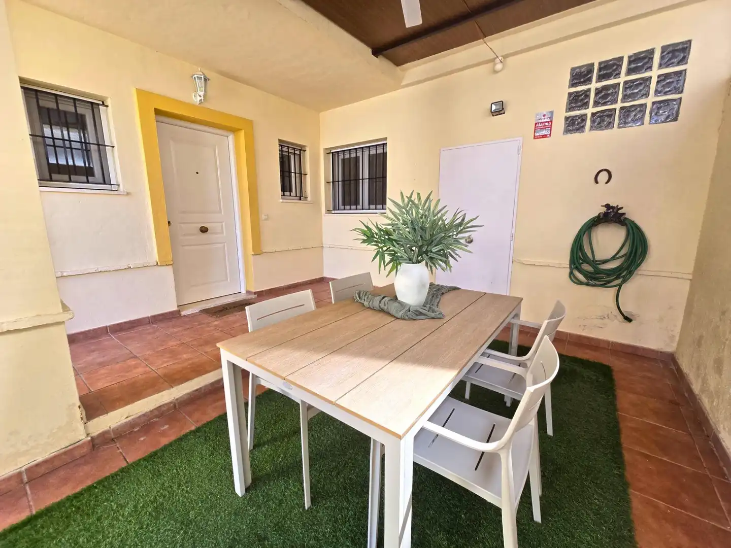 Terrace of Detached homes for sale in Alcalá del Río