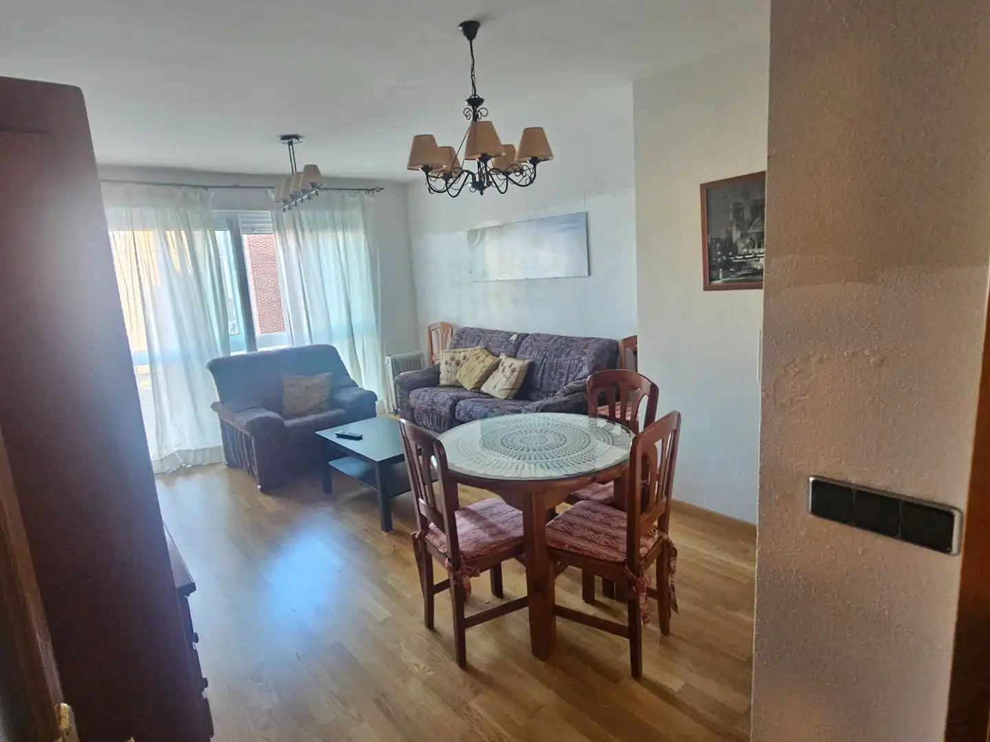 Sala d'estar de Pis en venda en Linares amb Aire condicionat i Balcó