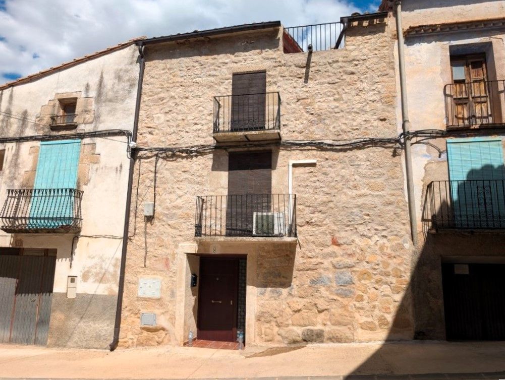 Vista exterior de Casa o xalet en venda en Lledó amb Aire condicionat, Parquet i Terrassa