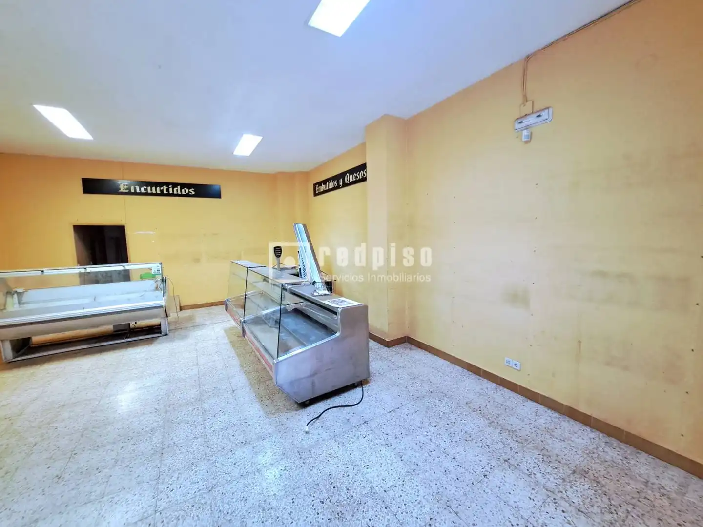 Commercial properties for sale in Talavera de la Reina  with Air Conditioner