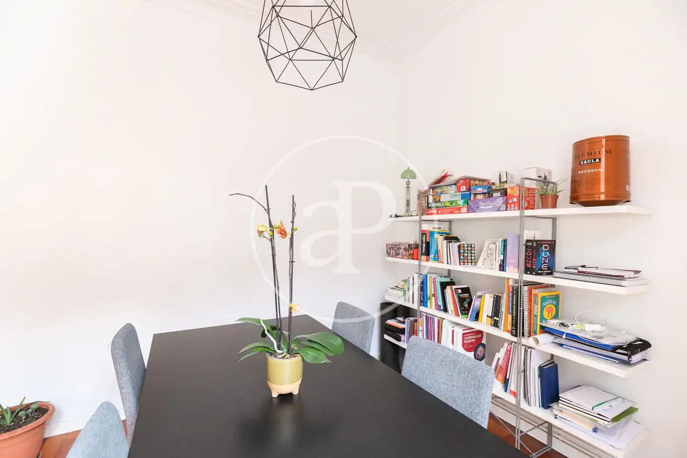 Comedor de Piso en venta en Barcelona con Calefacción, Amueblado y Balcón