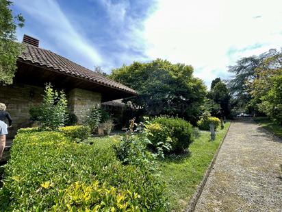 Jardí de Casa o xalet en venda en Gijón  amb Piscina