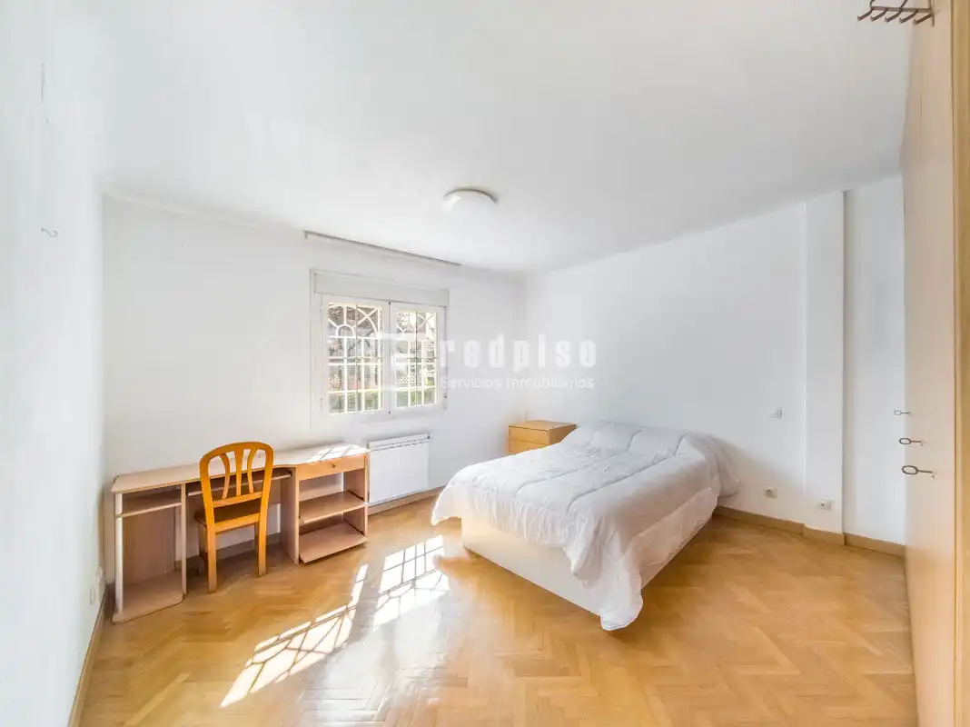 Habitación de Casa o chalet en venta en Rivas-Vaciamadrid con Calefacción, Jardín privado y Trastero