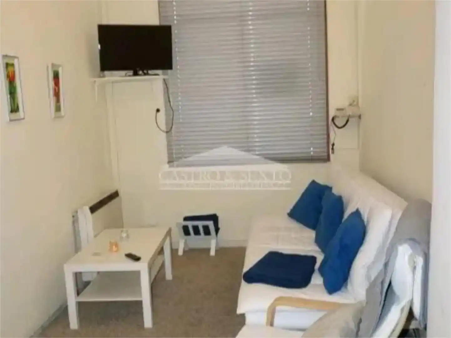 Sala d'estar de Casa adosada en venda en Melide
