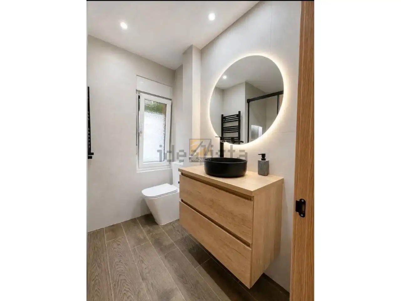 Bathroom of Flat for sale in La Felguera