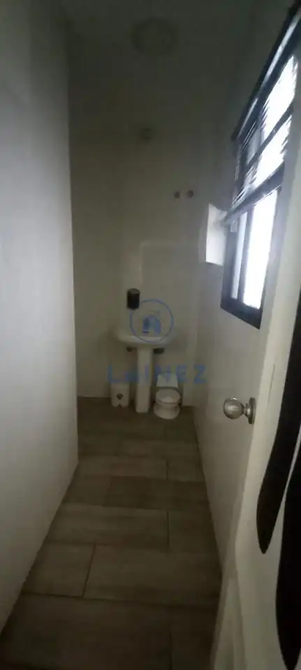 Baño de Local en venta en Alcaracejos con Aire acondicionado