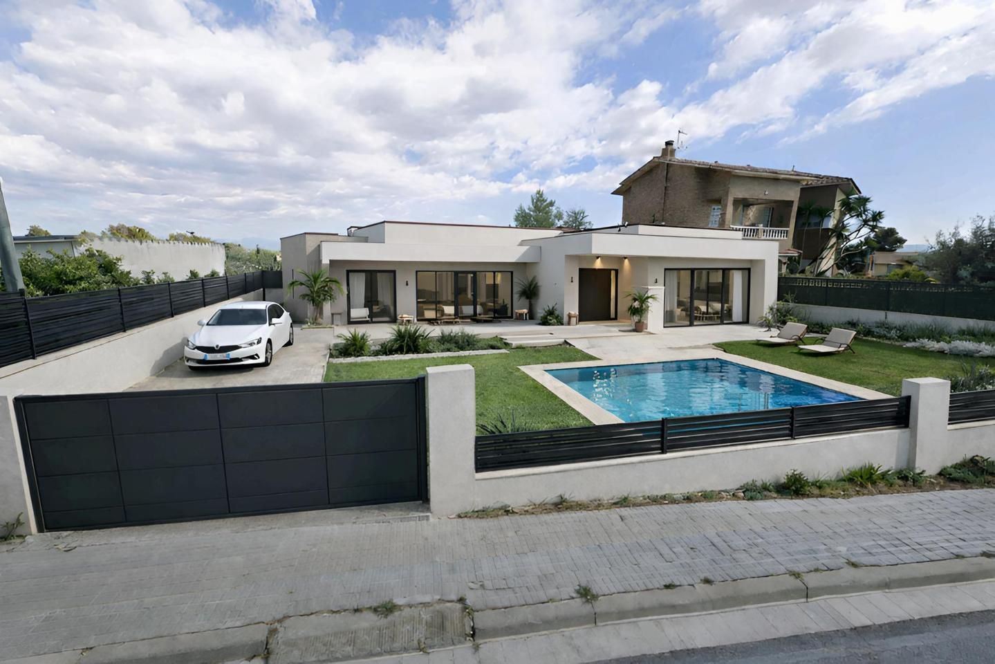 Exterior view of House or chalet for sale in Rubí  with Air Conditioner, Private garden and Swimming Pool