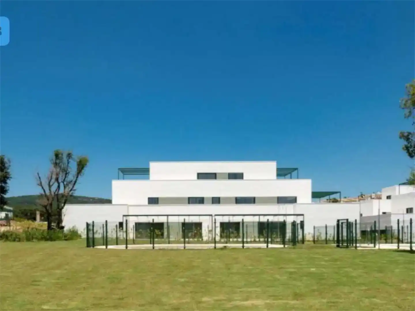Außenansicht von Erdgeschoss zur Miete in Sotogrande mit Klimaanlage, Privatgarten und Schwimmbad