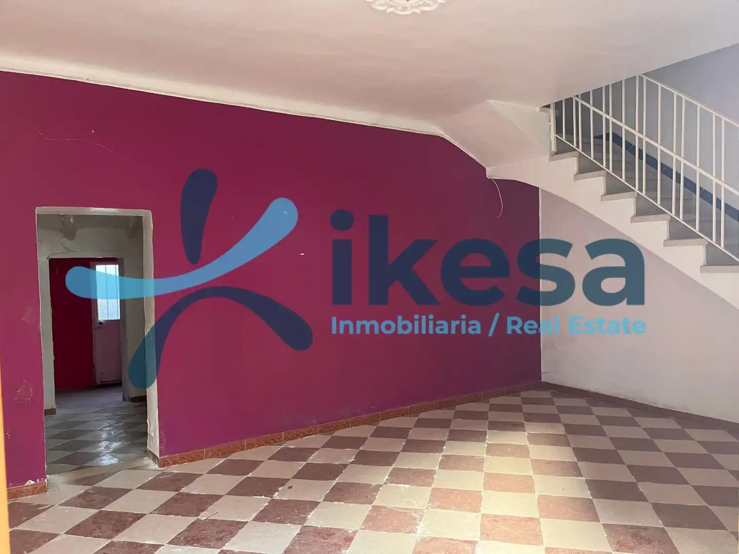 Casa adosada en venta en Badolatosa
