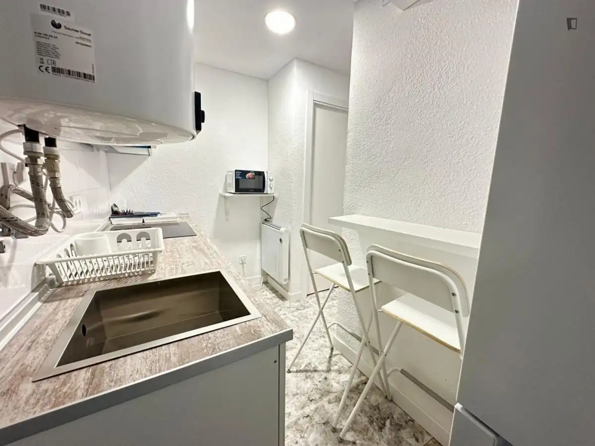 Room in Los Rosales