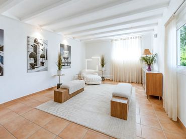 Detached house with balcony for sale in Olivella