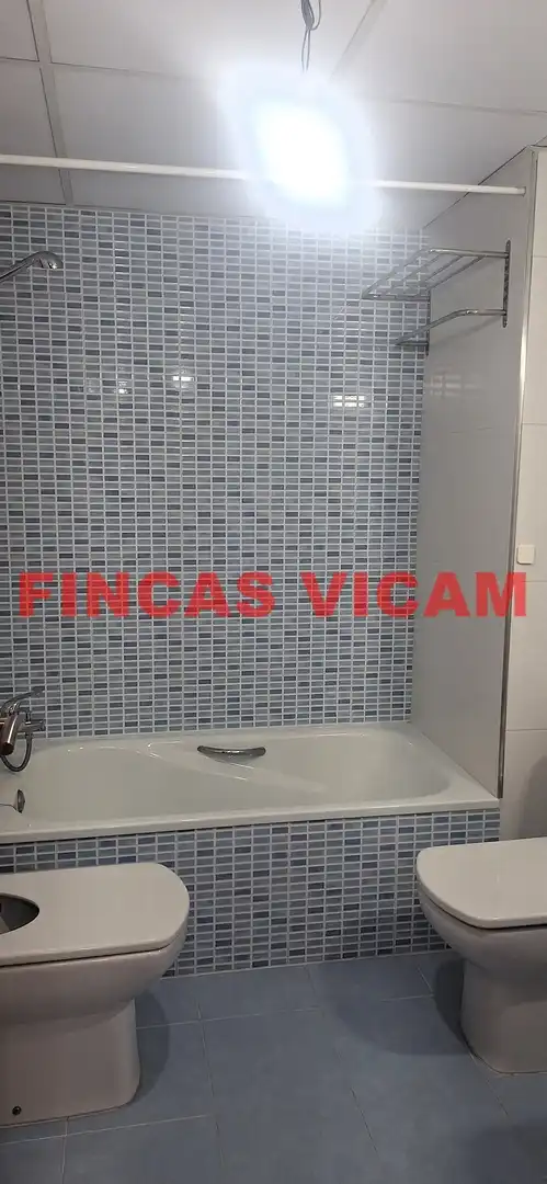 Badezimmer von Wohnung zum Verkauf in Huesca mit Heizung, Parkett und Terrasse