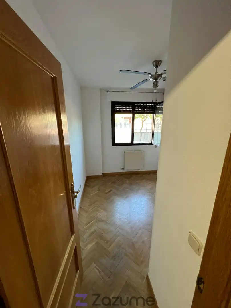 Schlafzimmer von Wohnung zur Miete in Brunete mit Klimaanlage, Heizung und Parkett