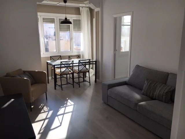 Sala de estar de Piso en venta en  Barcelona Capital con Calefacción, Amueblado y Internet