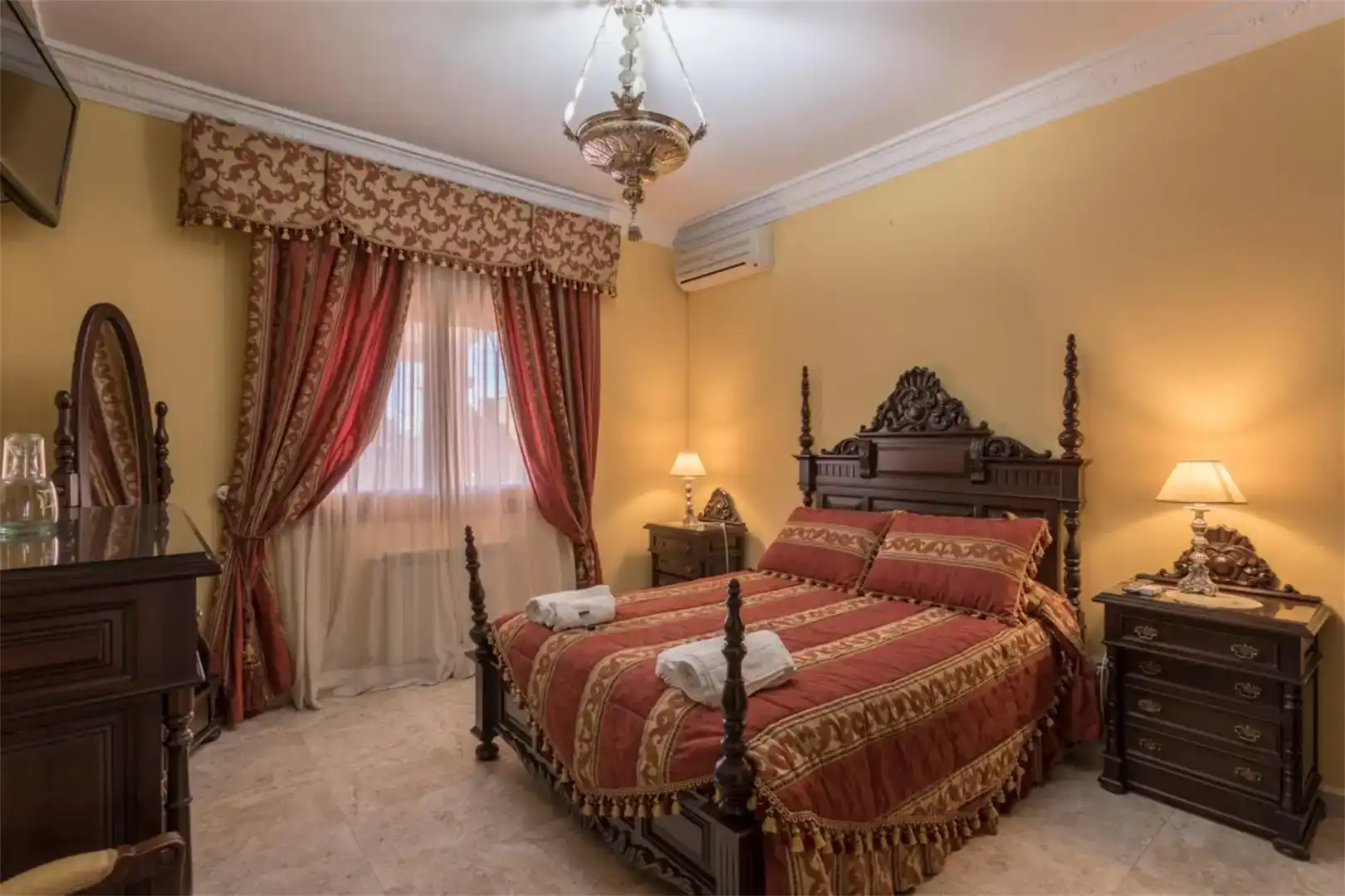 Habitación de Casa o chalet en venta en Fuentes de Andalucía con Aire acondicionado y Piscina