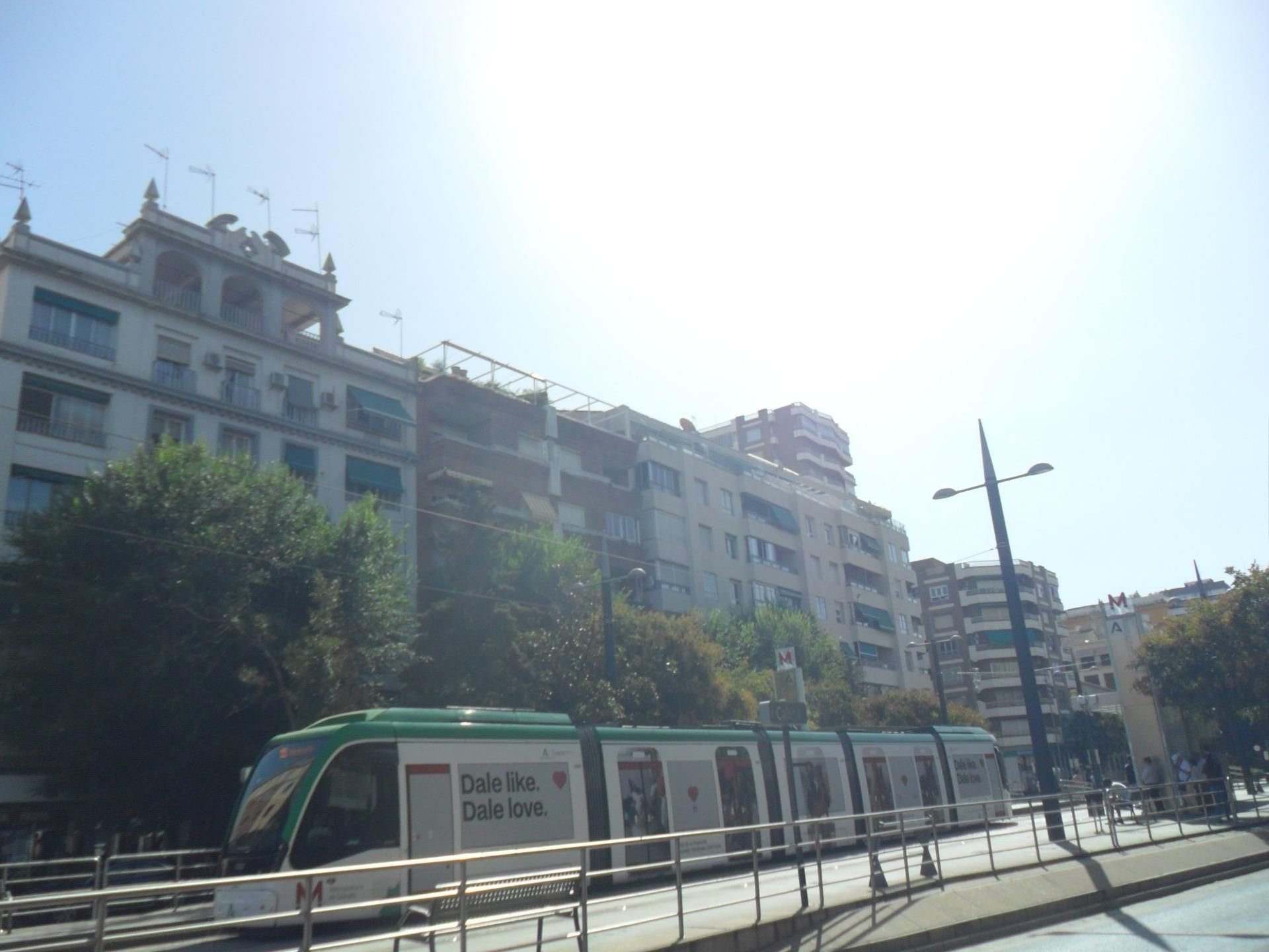 Vista exterior de Pis de lloguer en  Granada Capital amb Calefacció, Terrassa i Balcó