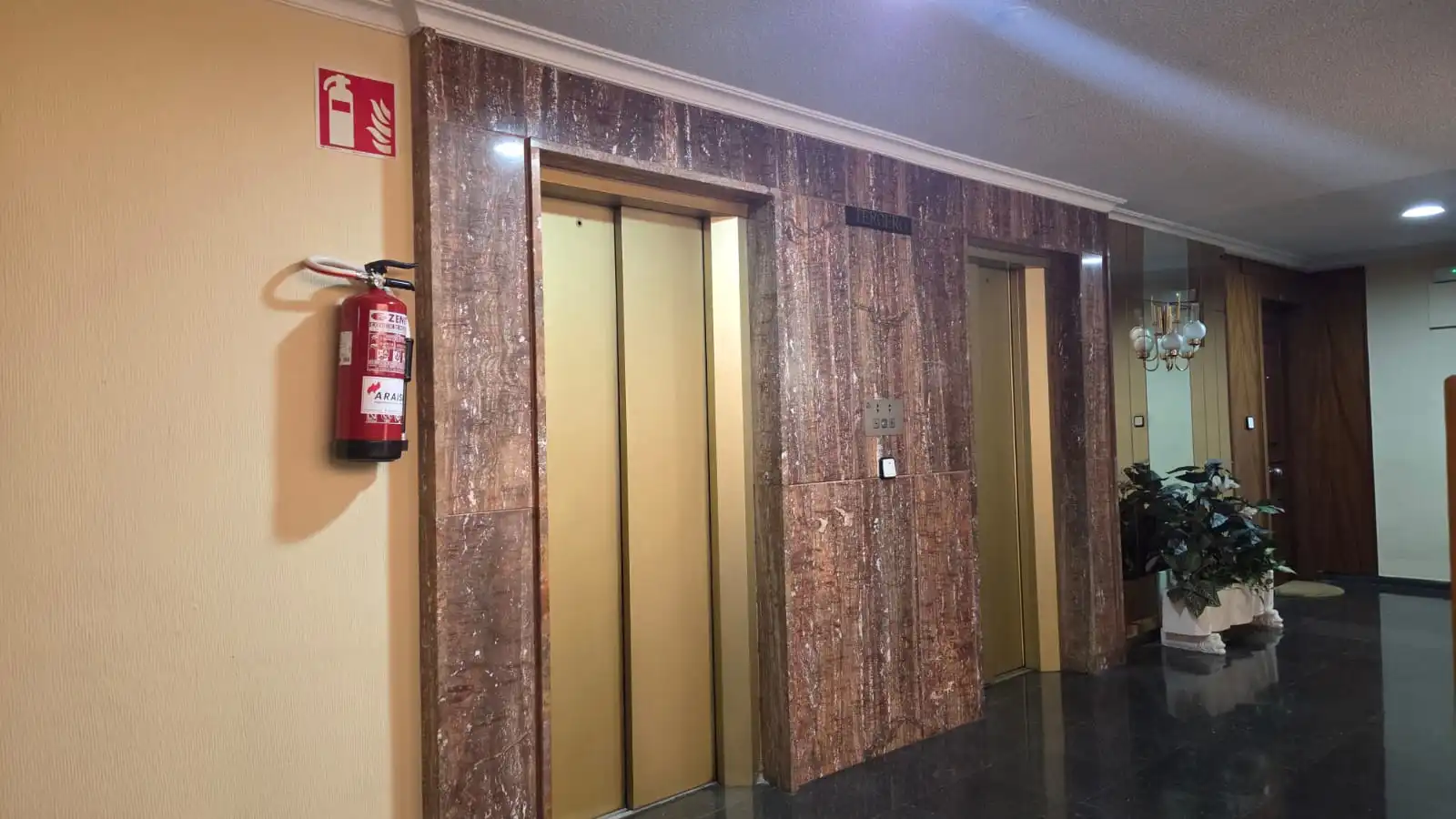 Piso en venta en Elda con Aire acondicionado, Calefacción y Parquet