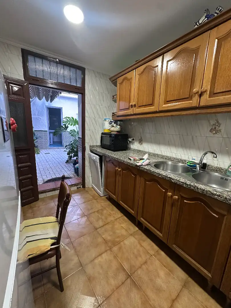 Cuina de Casa adosada en venda en Benamargosa amb Aire condicionat, Moblat i Balcó
