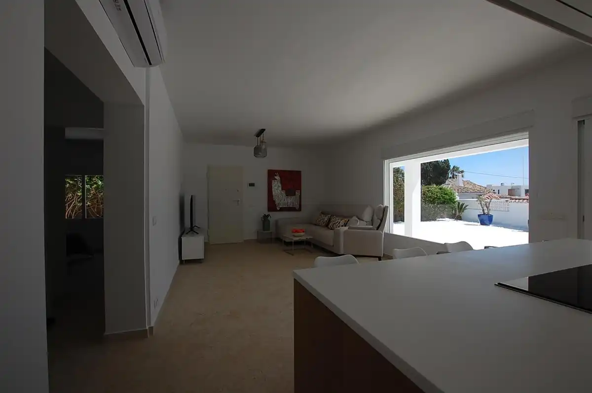 Sala d'estar de Casa o xalet en venda en Mijas amb Aire condicionat, Jardí privat i Piscina