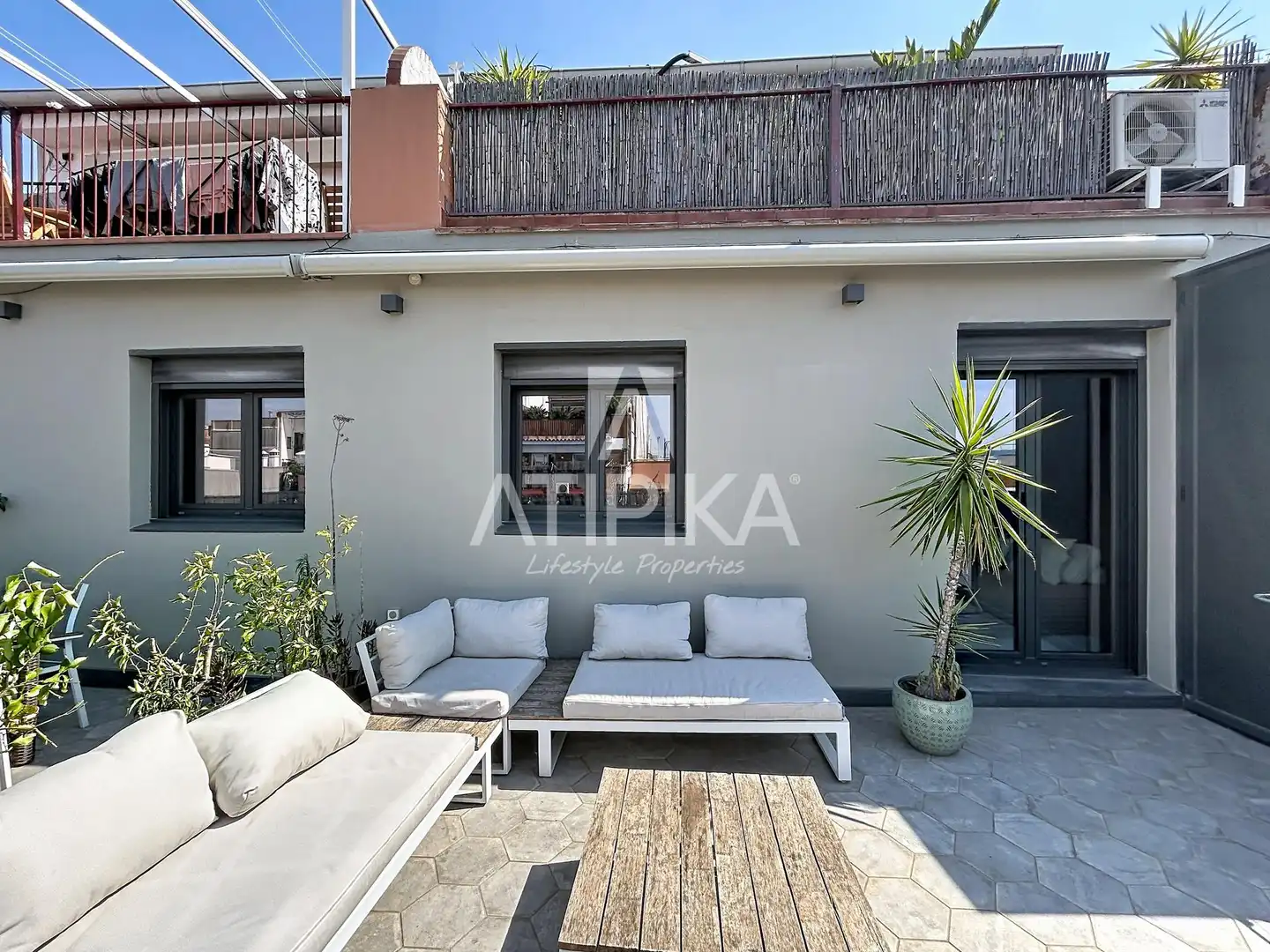 Terrasse von Dachboden zur Miete in Barcelona mit Klimaanlage, Heizung und Parkett