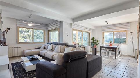 Foto 2 de Casa adosada en venda a Avinguda Torrelletes, Torrelles de Llobregat, Barcelona