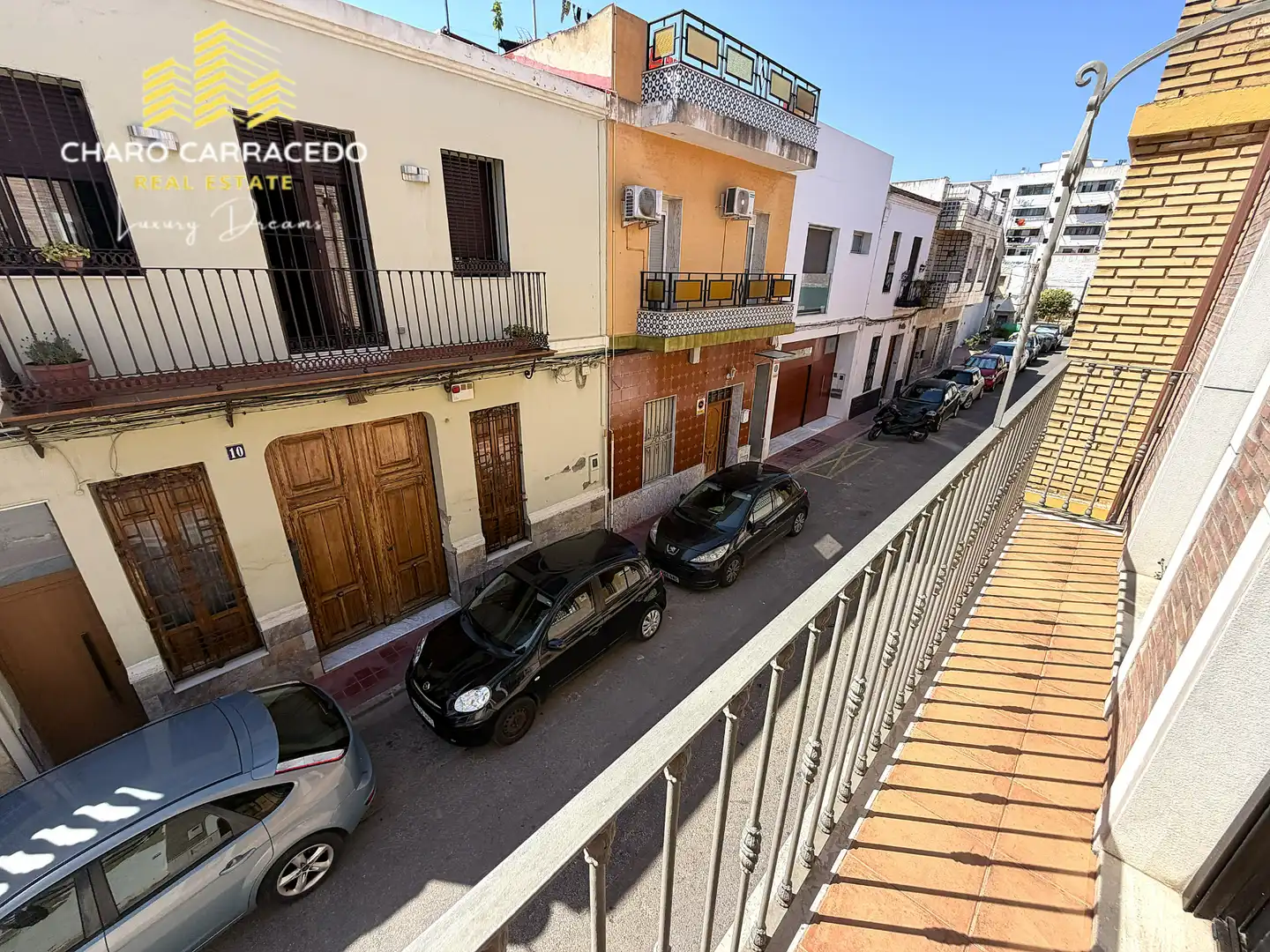 Vista exterior de Casa adosada en venda en Albal amb Aire condicionat, Terrassa i Moblat