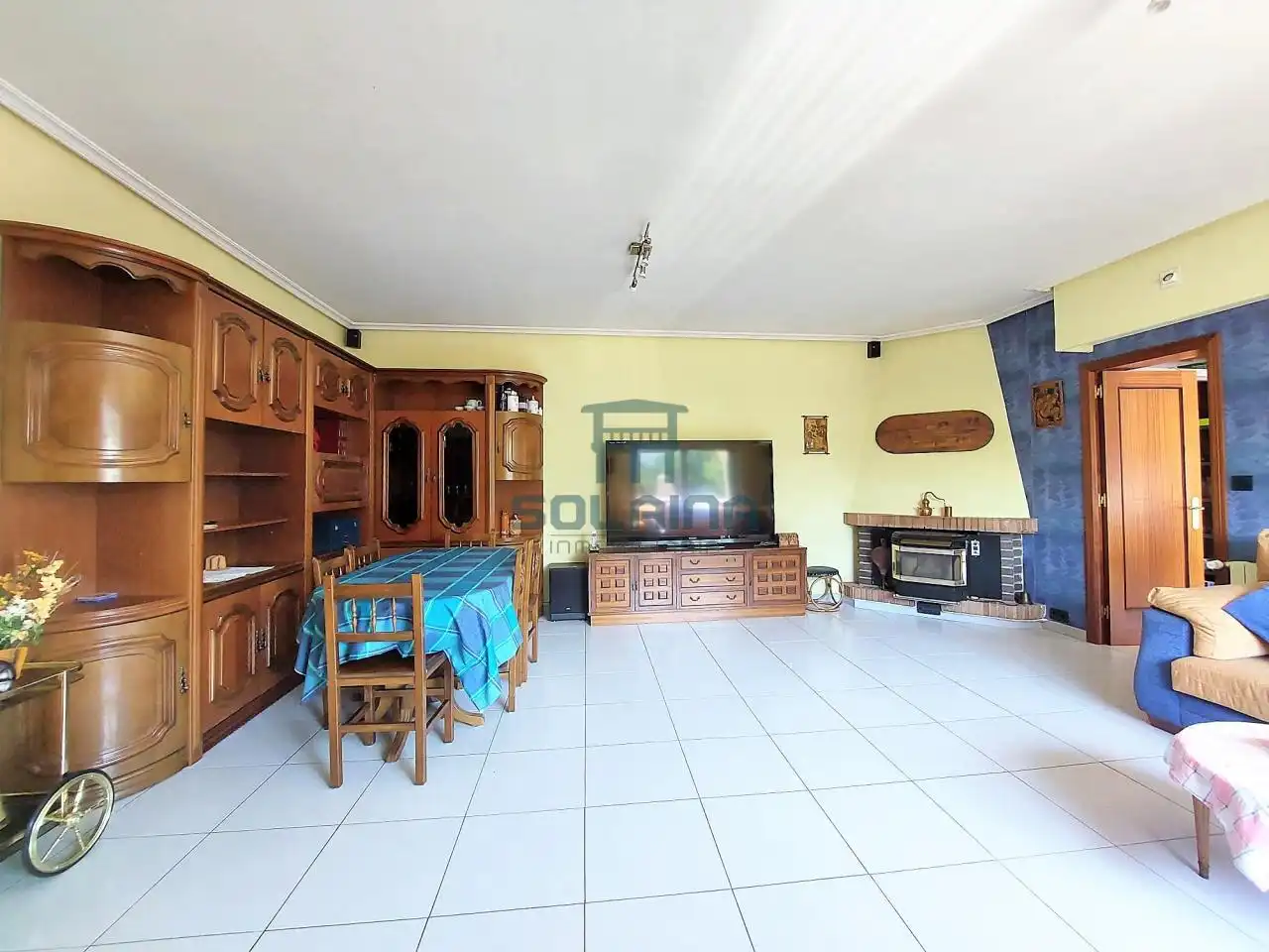 Sala d'estar de Casa adosada en venda en San Cibrao das Viñas amb Calefacció, Jardí privat i Parquet