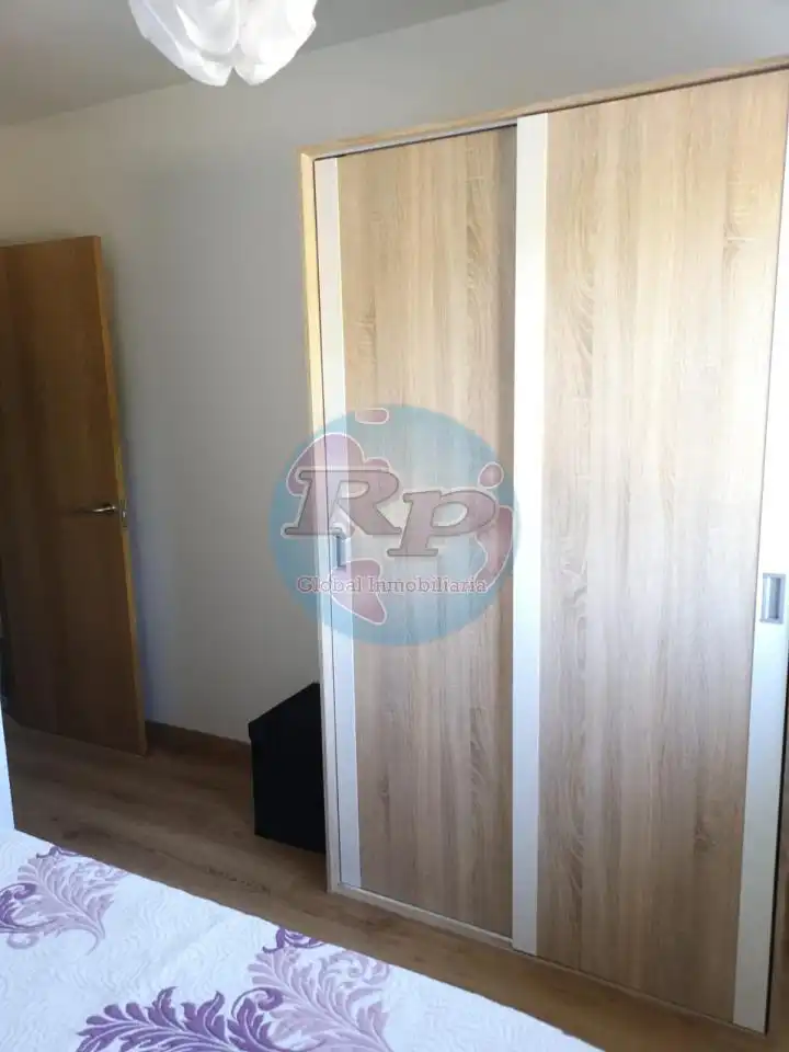 Habitación de Apartamento de alquiler en Valverde de la Virgen con Calefacción, Parquet y Terraza