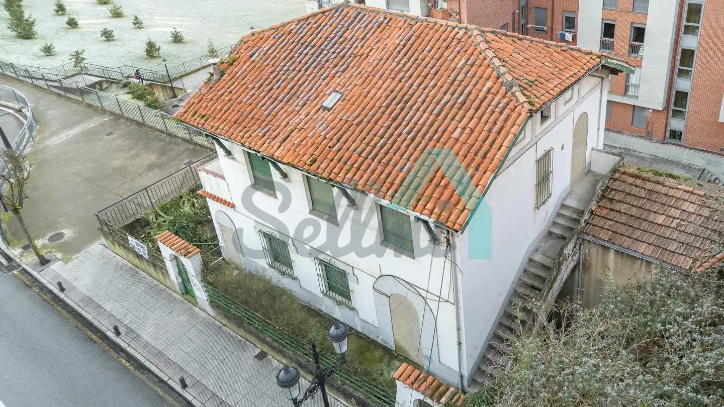 Außenansicht von Residential zum Verkauf in Oviedo 