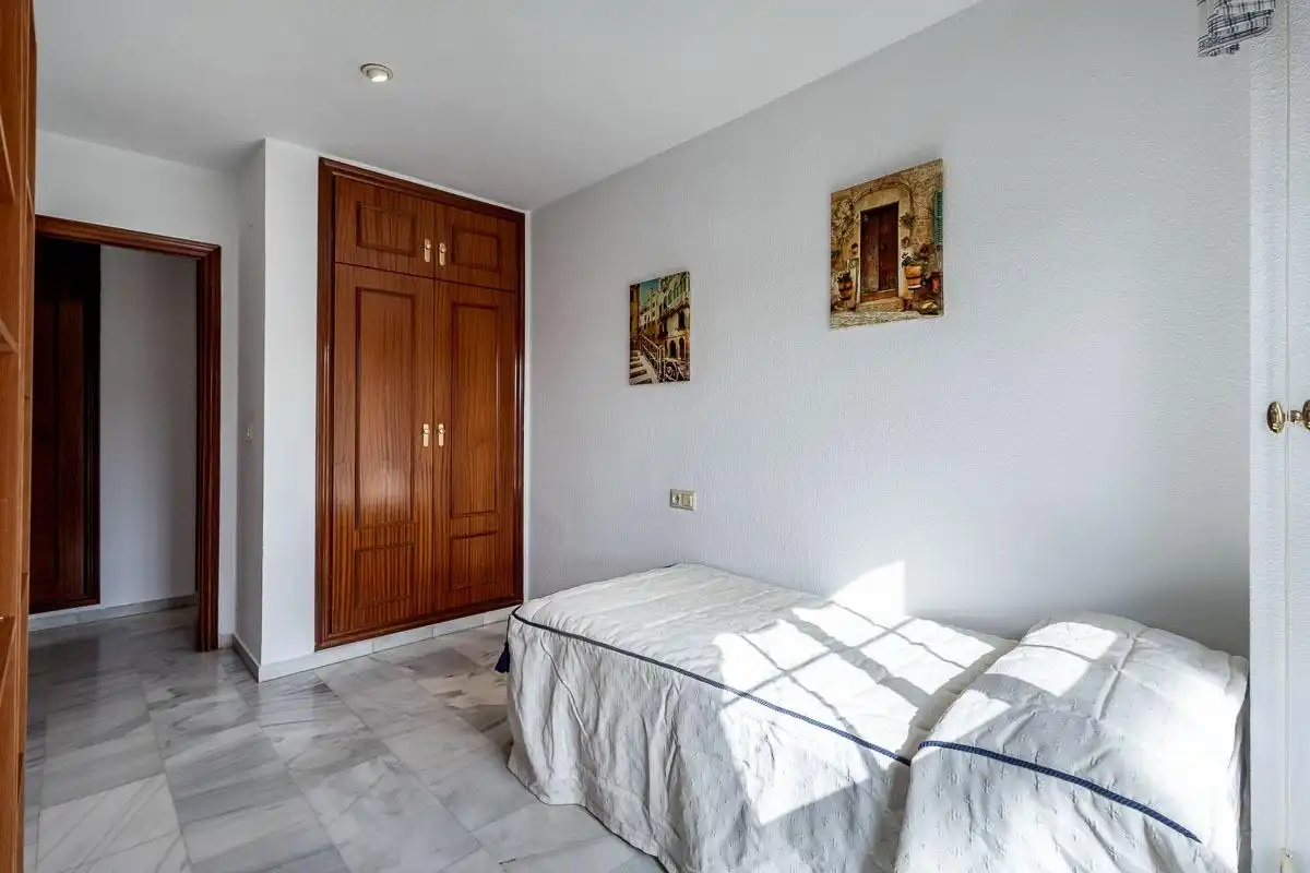 Bedroom of Flat for sale in Granada  with Balcony