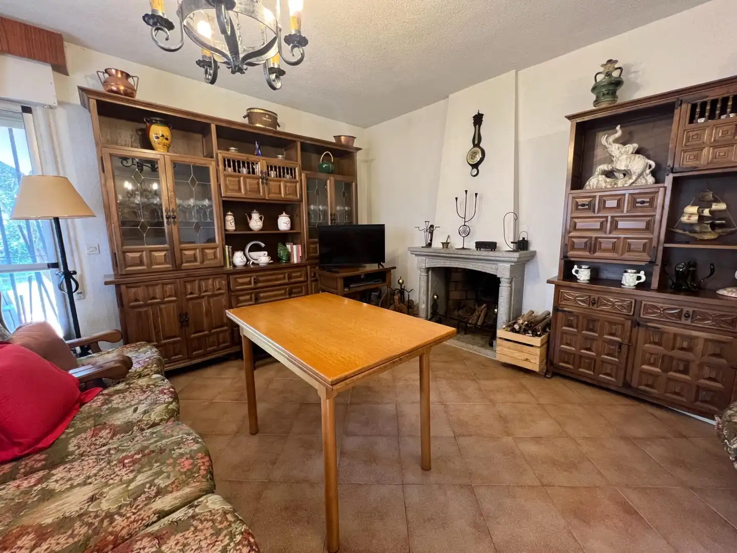 Living room of Houses for sale in El Viso de San Juan  with Air Conditioner, Heating and Private garden