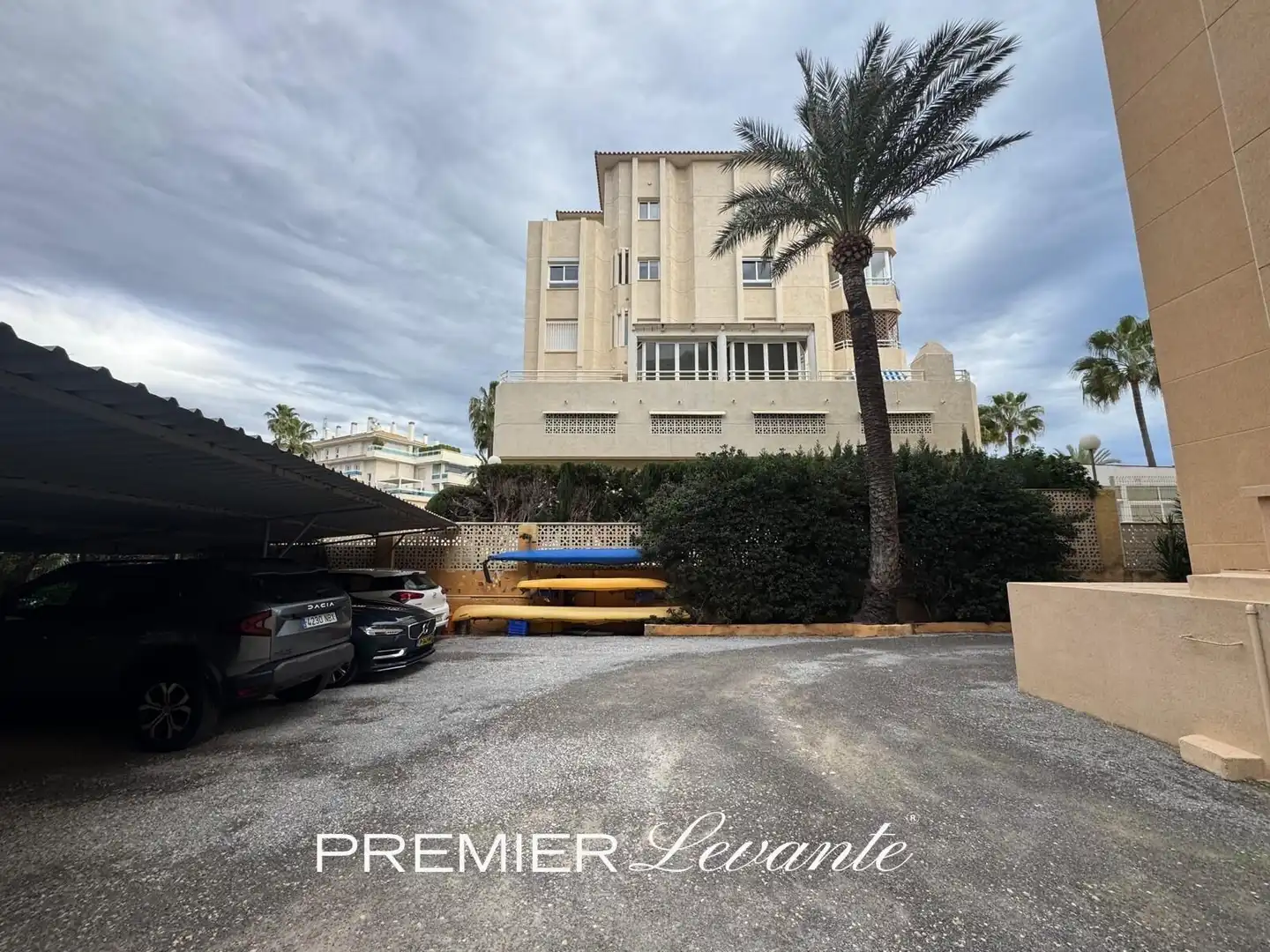 Vista exterior de Piso en venta en L'Alfàs del Pi con Aire acondicionado, Terraza y Balcón