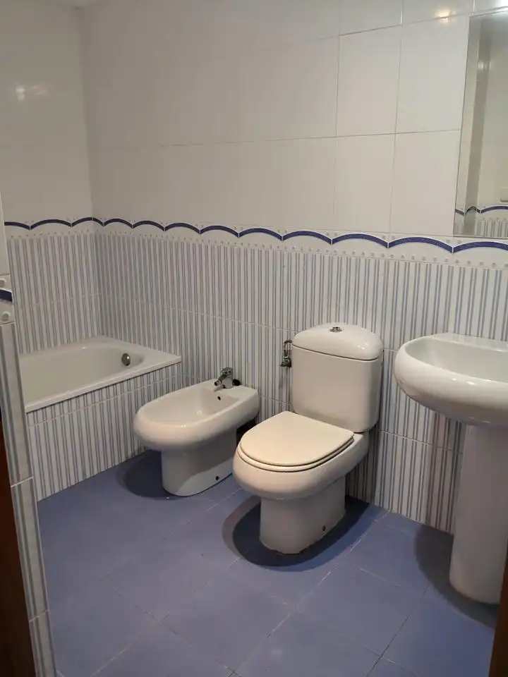 Bathroom of Flat for rent in Burjassot
