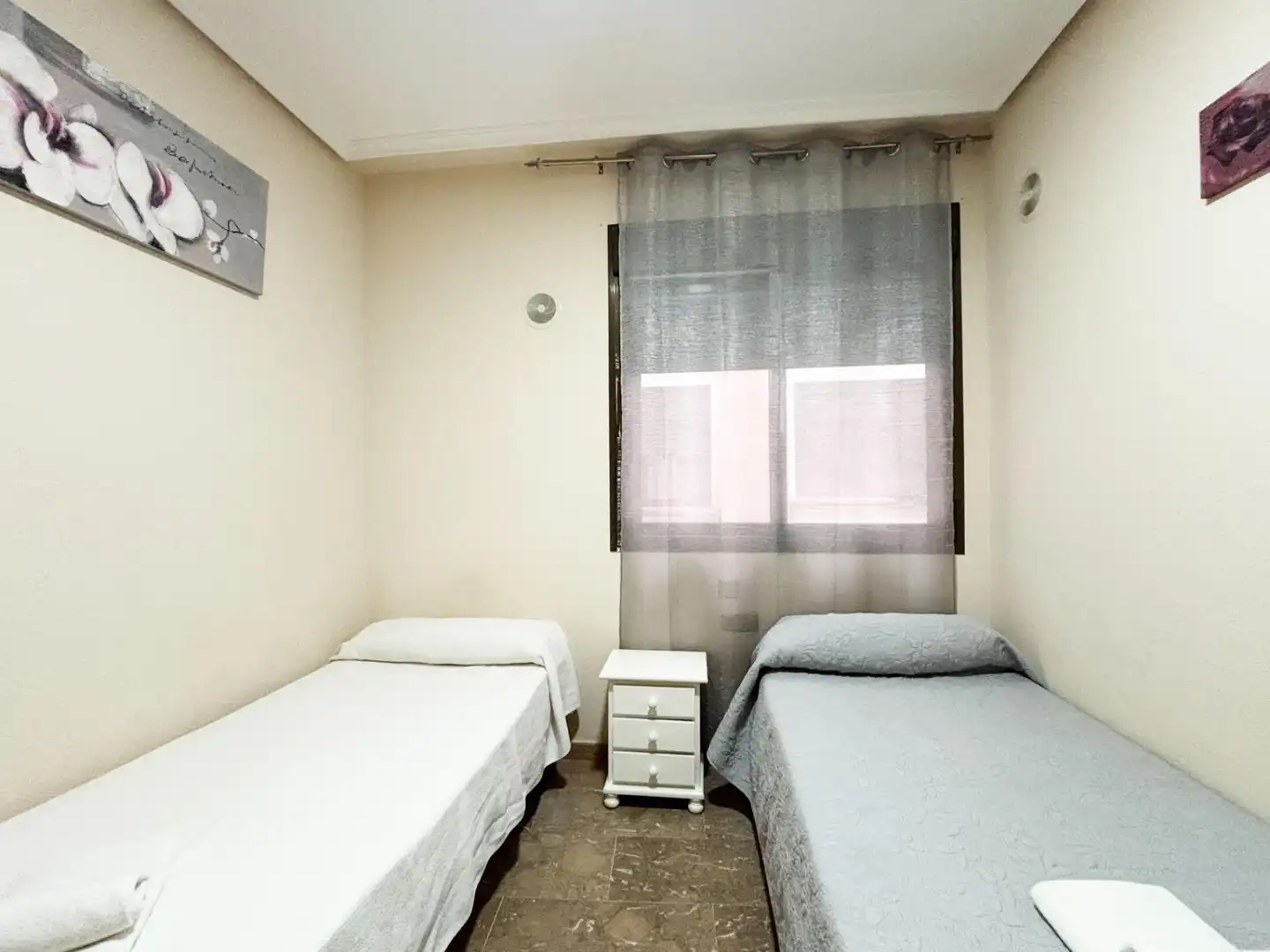 Habitación de Piso en venta en Torrevieja con Aire acondicionado, Terraza y Amueblado