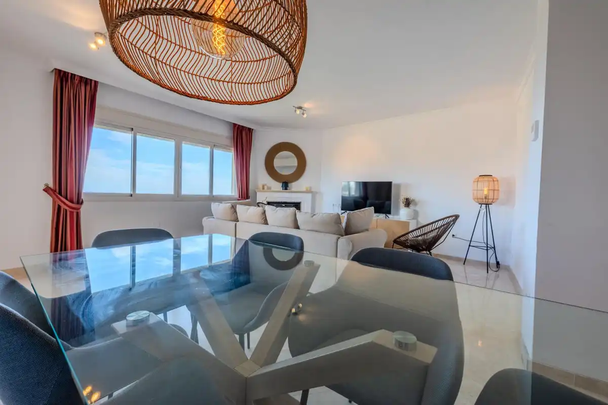 Wohnzimmer von Dachboden zum Verkauf in Ojén mit Klimaanlage, Terrasse und Abstellraum