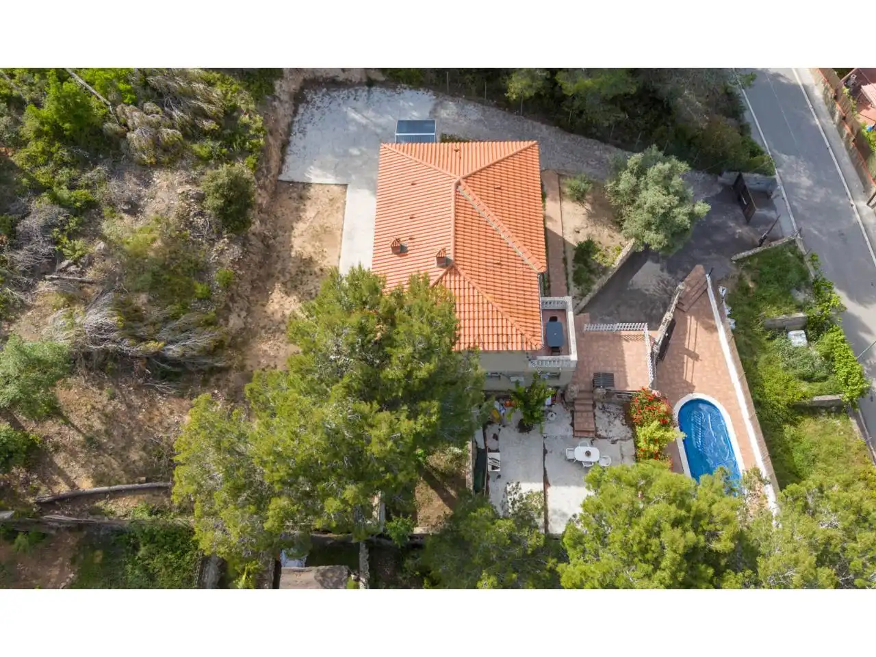 Vista exterior de Casa o xalet en venda en Corbera de Llobregat amb Aire condicionat, Jardí privat i Terrassa