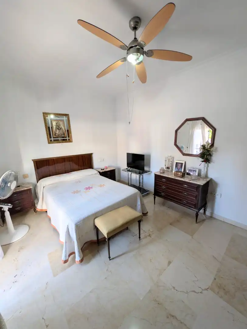 Houses for sale in Sevilla, Sevilla