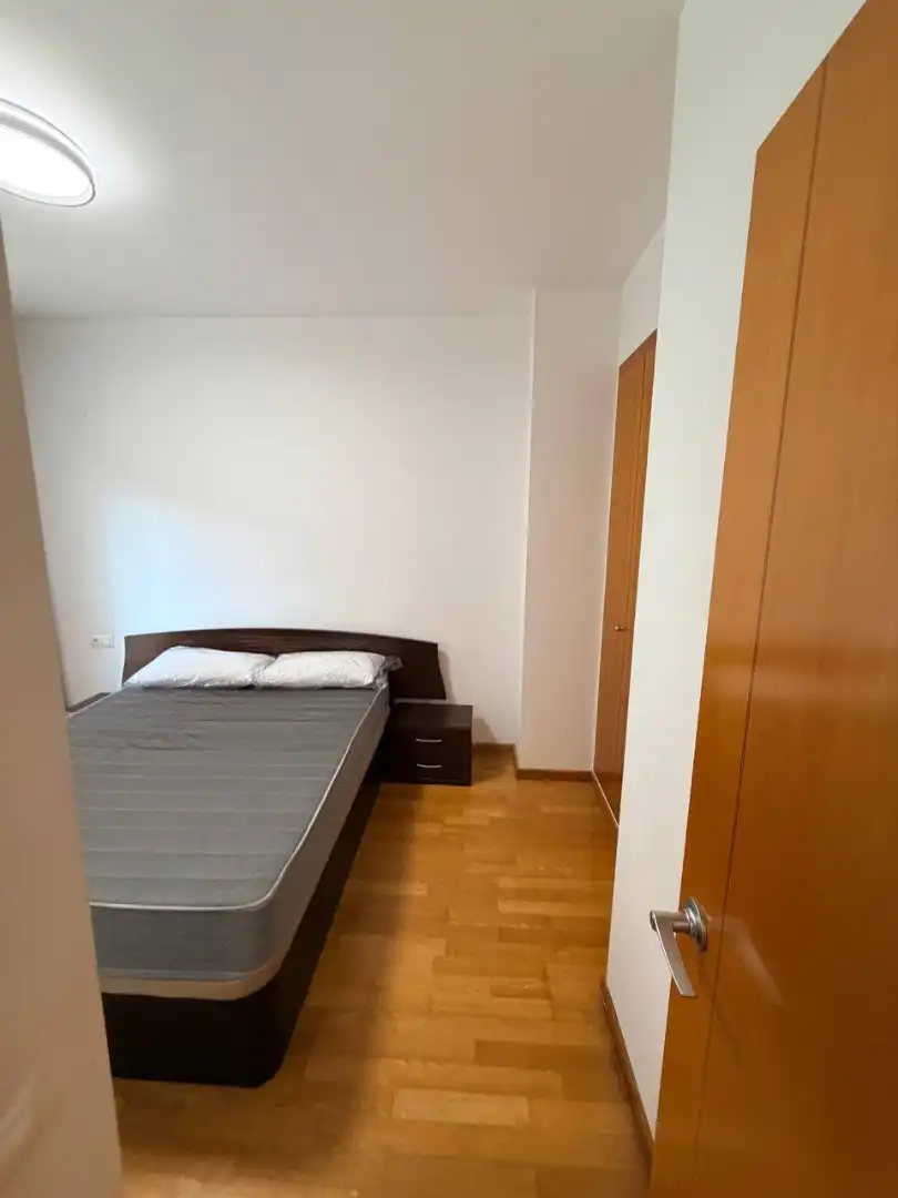 Habitación de Piso de alquiler en Gandia con Amueblado, TV y Balcón