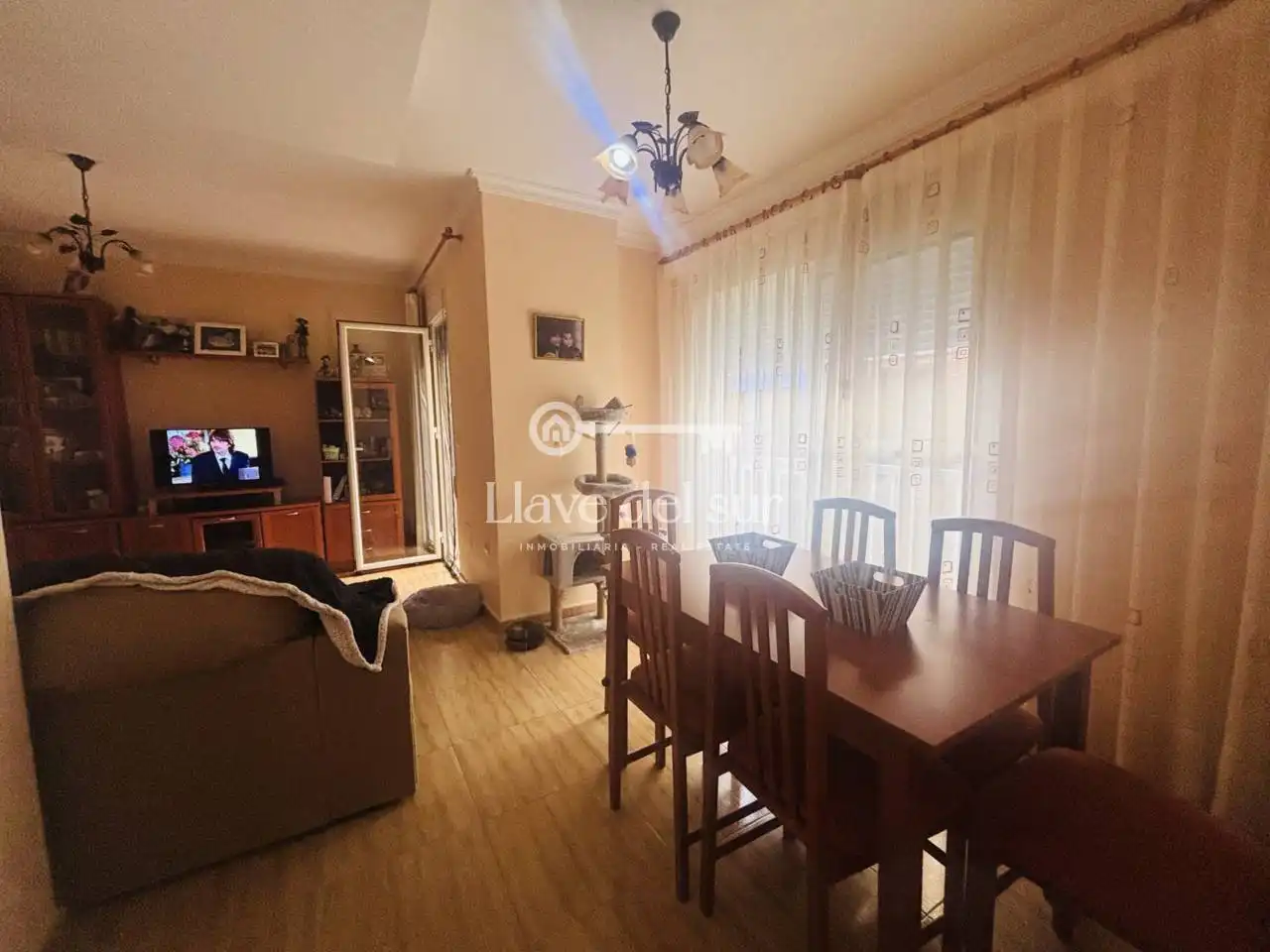 Piso con balcón en venta en Casco Antiguo, imagen 3