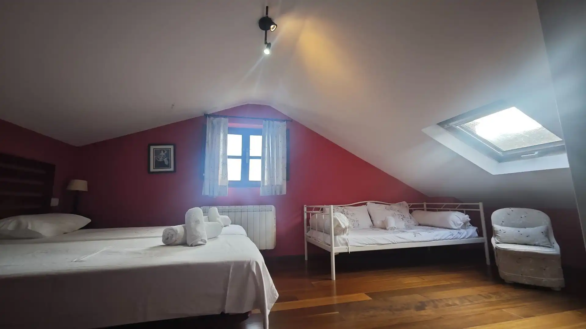 Habitación de Casa o chalet en venta en Llanes con Calefacción, Jardín privado y Terraza