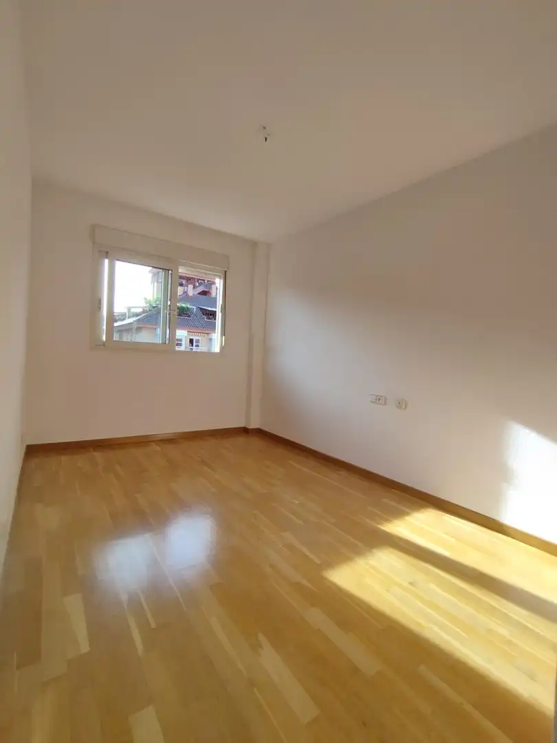 Habitación de Piso de alquiler en Murcia con Aire acondicionado, Calefacción y Parquet
