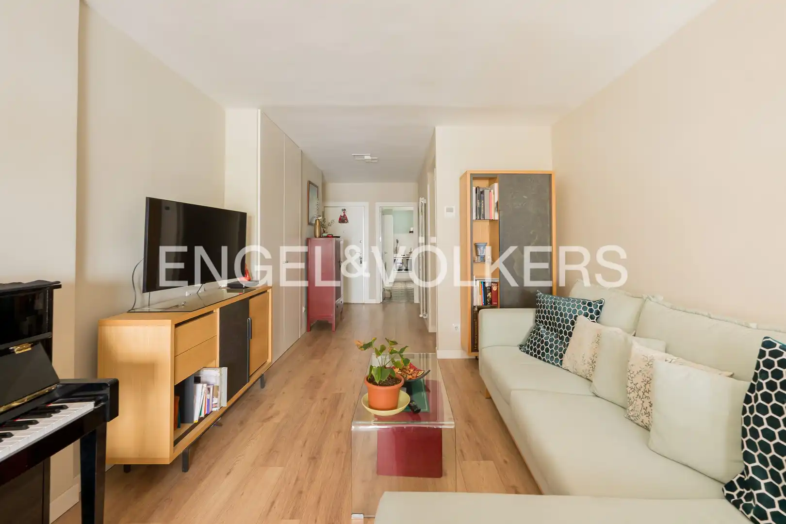 Living room of Flat for sale in Madrid  with Air Conditioner, Heating and Private garden