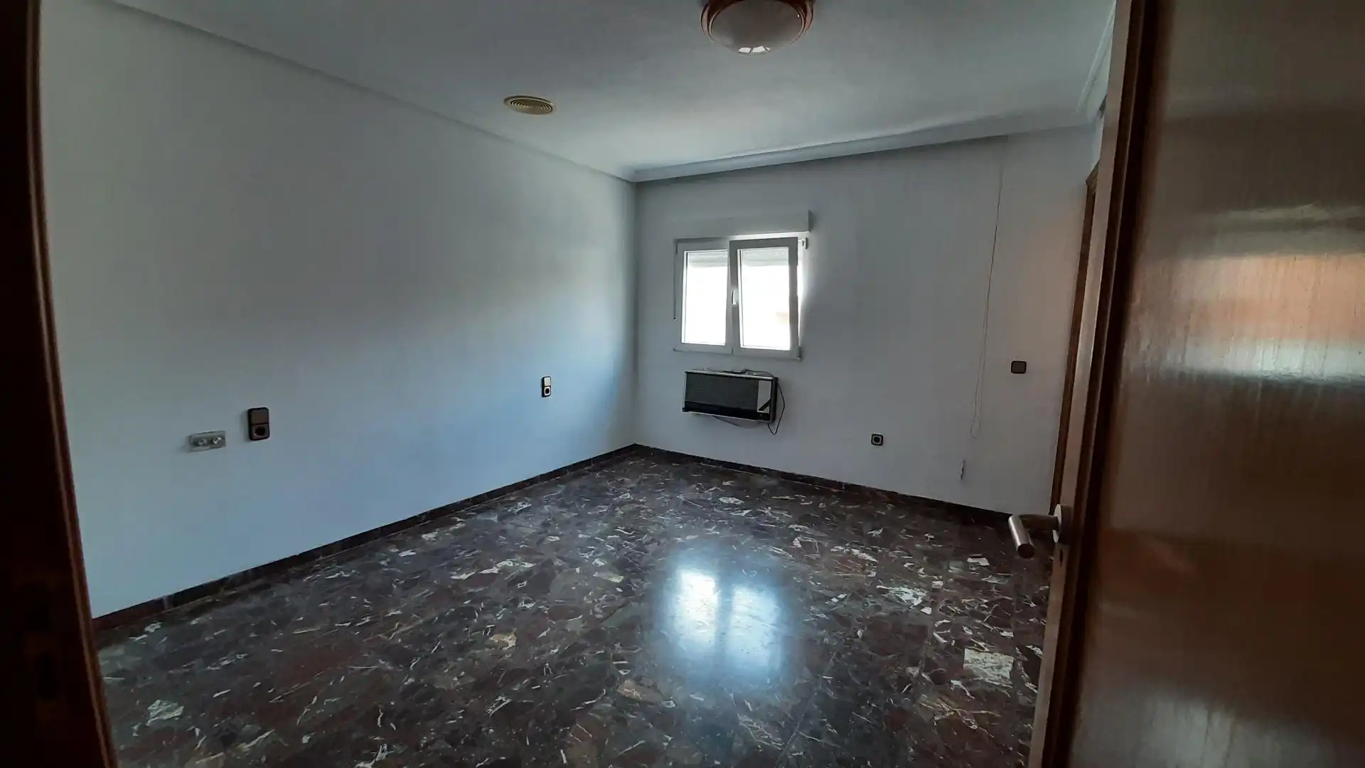 Haus zum Verkauf in Murcia mit Klimaanlage und Terrasse