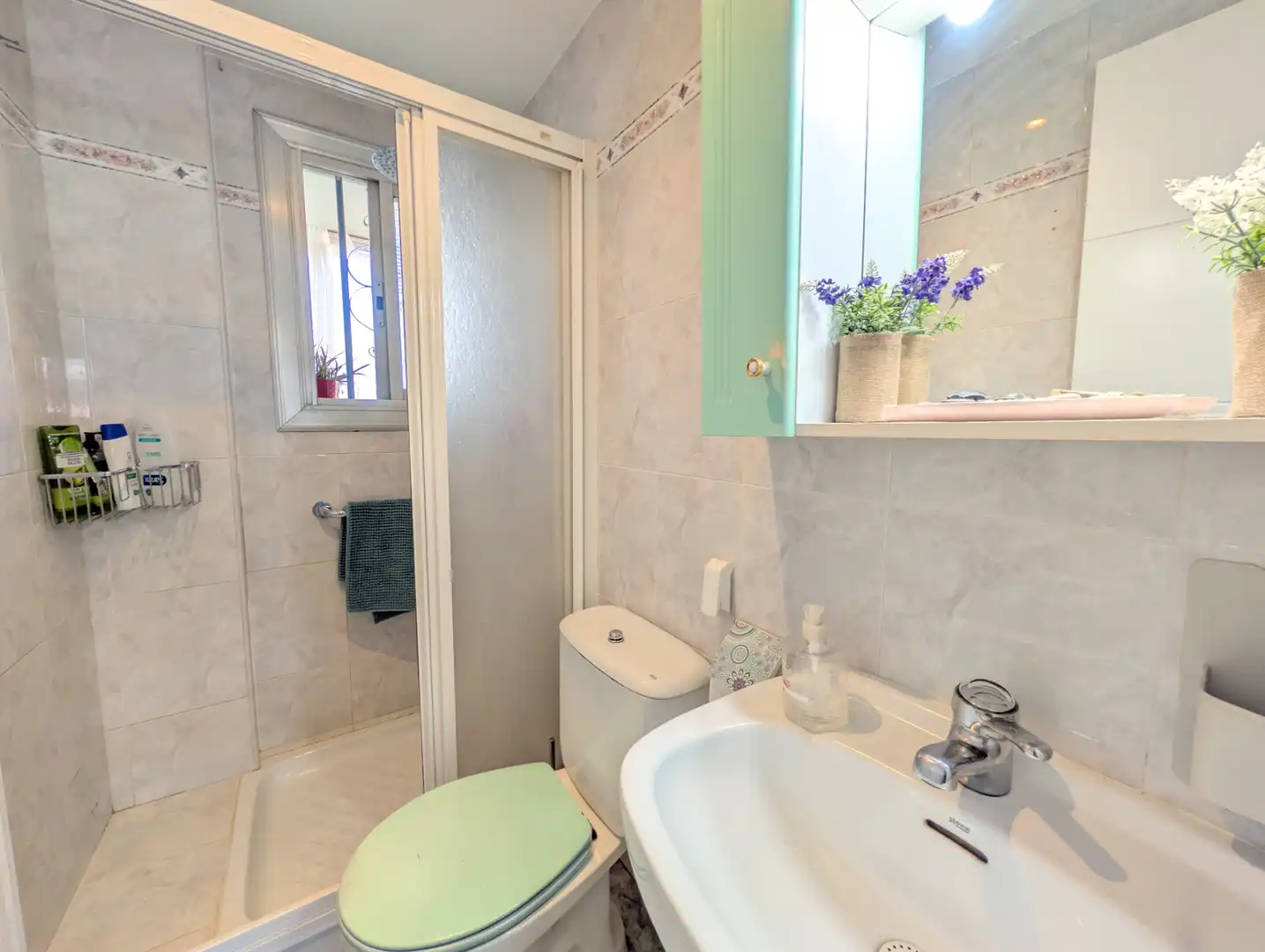 Baño de Piso en venta en Zaragoza con Aire acondicionado, Calefacción y Amueblado
