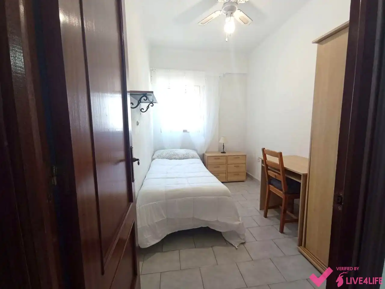 Habitación de Piso para compartir en Sevilla con Aire acondicionado, Calefacción y Amueblado