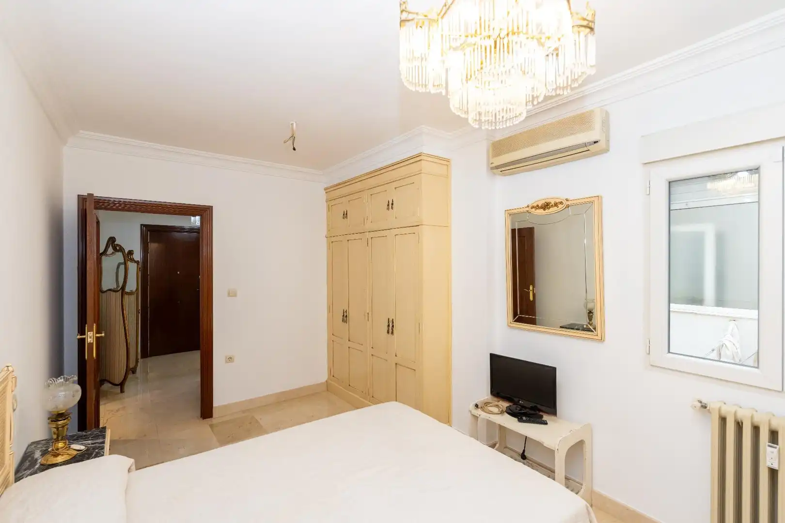 Bedroom of Flat for rent in Granada  with Air Conditioner, Furnished and Balcony