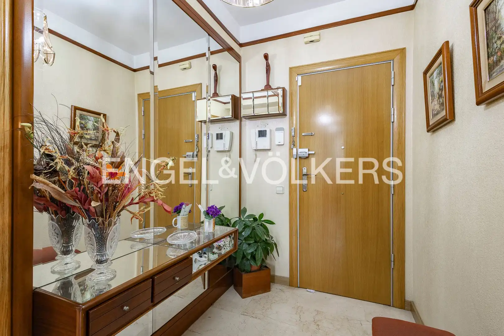 Flat for sale in Barcelona  with Air Conditioner, Heating and Balcony