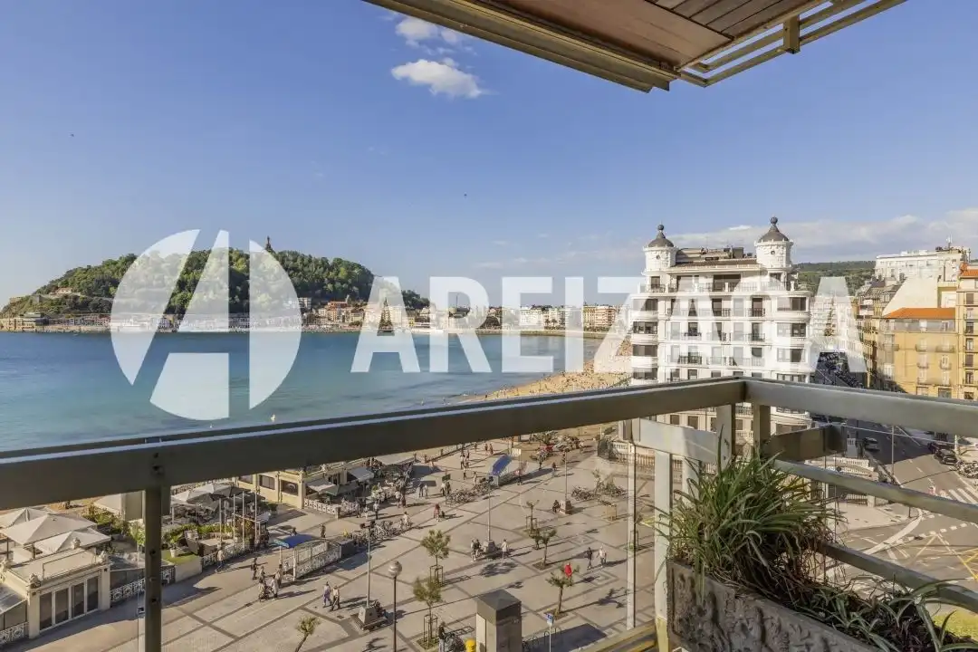 Terraza de Piso en venta en Donostia - San Sebastián  con Calefacción, Terraza y Balcón