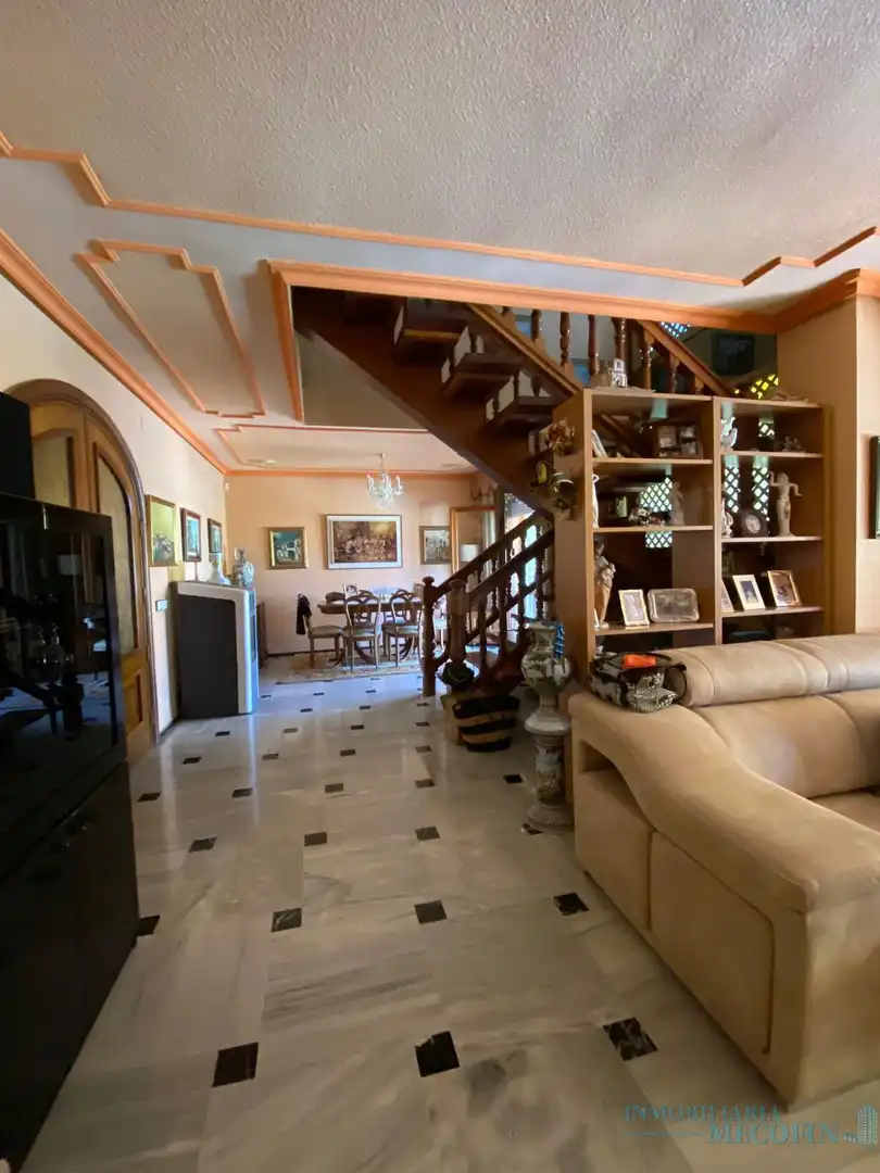 Casa o chalet en venta en La Nucia con Terraza, Trastero y Piscina