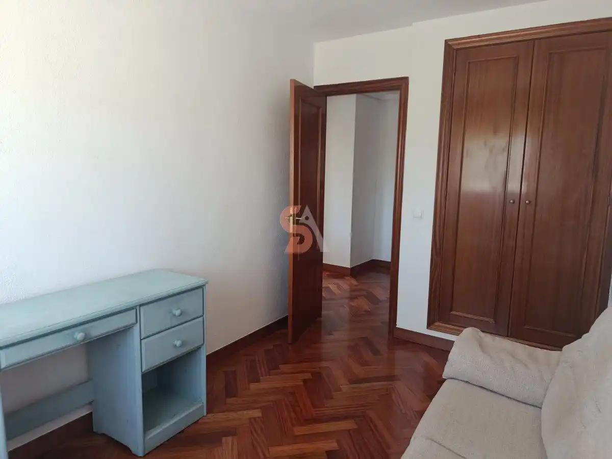 Bedroom of Flat for rent in Valladolid  with Heating, Terrace and Storage room